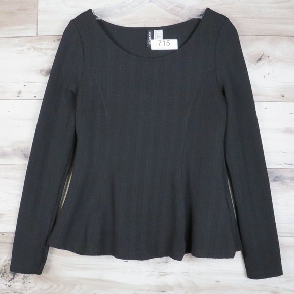 Divided*Women's Long Sleeve Crew Neck Wavy Curved Hem Sweater~Size Large (Black) - Picture 5 of 12
